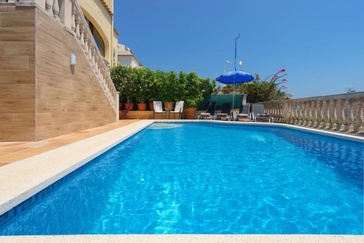 Villa Veuremar - *